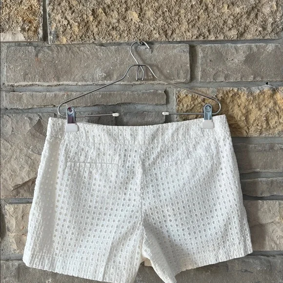 Ann Taylor White Eyelet Women Shorts Size 12 - Picture 9 of 15